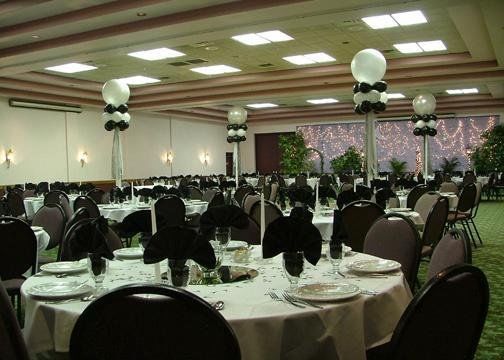 Rodeway Inn Cadillac Restaurant photo